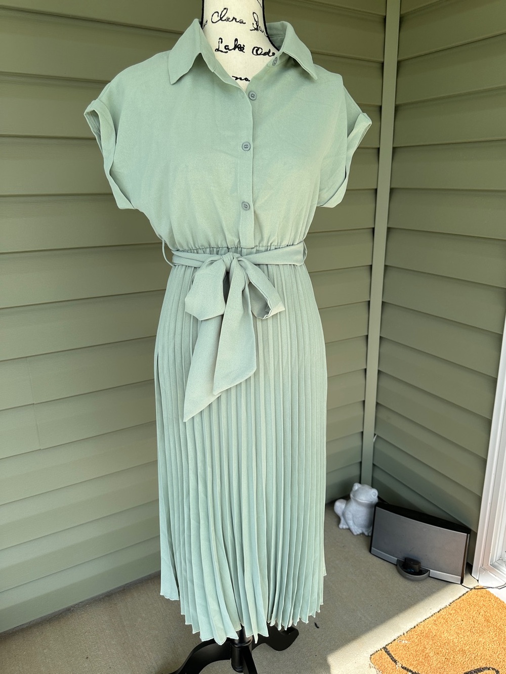 Ecowish Pleated Tie-Waist Shirt Dress in light Sage Green size Small NWT